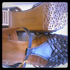 Baretraps platform woven clogs black